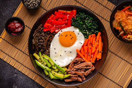 Bibimbap (비빔밥) – Gemischter Reis mit Gemüse und Ei - RamenHeaven