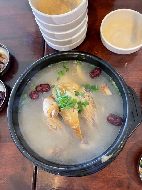 Samgyetang (삼계탕) - Hühnersuppe mit Ginseng - RamenHeaven